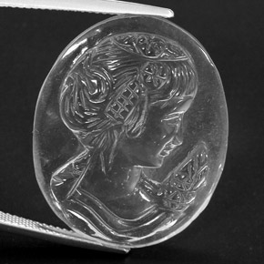 39.77カラットの天然ホワイトクォーツ（29×23.5 mm・ファンシーシェイプ）