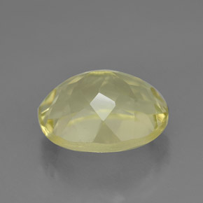 3.95カラットの天然レモンクォーツ（11.2×9.2 mm・オーバルカット）