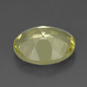 3.24カラットの天然レモンクォーツ（11.1×9.2 mm・オーバルカット）
