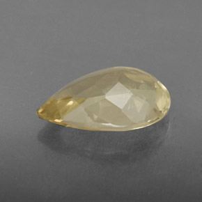 2.62カラットの天然レモンクォーツ（12.2×8.4 mm・洋梨の形）