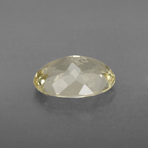 1.95カラットの天然レモンクォーツ（10.1×7.5 mm・オーバルカット）