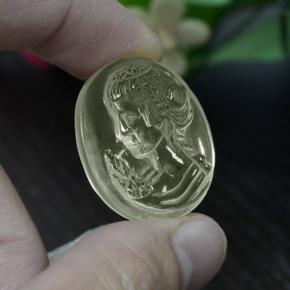 30.49カラットの天然ライトイエロー石英、オーバルカット、透明