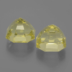 カラットの天然レモンクォーツ（10.4×10.4 mm・エメラルドカット）