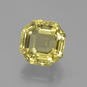 7.70カラットの天然レモンクォーツ（11.6×11.5 mm・エメラルドカット）