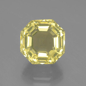 7.94カラットの天然レモンクォーツ（11.6×11.6 mm・エメラルドカット）