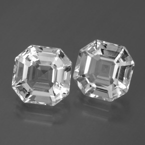 カラットの天然ホワイトクォーツ（10×10 mm・エメラルドカット）