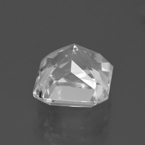 5.67カラットの天然クリアホワイトクォーツ（10.8×10.3 mm・エメラルドカット）