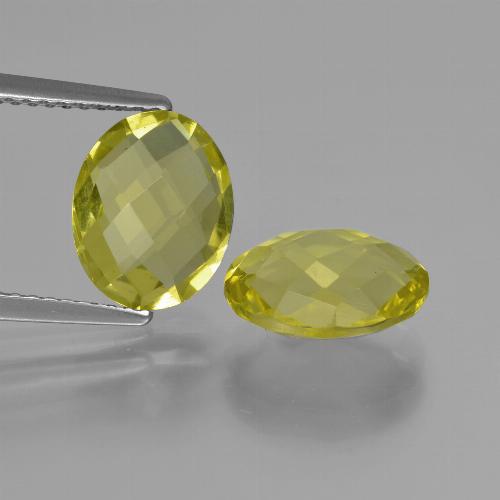 4.54カラットの天然ライトイエロークォーツ（10×8.1 mm・オーバルカット）
