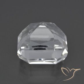 11.26カラットの天然クリアホワイトクォーツ（13.1×12.8 mm・エメラルドカット）
