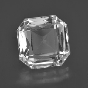 6.78カラットの天然クリアホワイトクォーツ（11.3×11.2 mm・エメラルドカット）