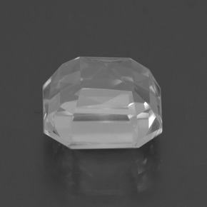 6.78カラットの天然クリアホワイトクォーツ（11.3×11.2 mm・エメラルドカット）