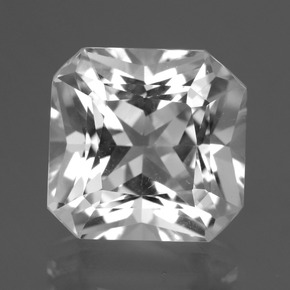 6.46カラットの天然ホワイトクォーツ（11.2×11 mm・エメラルドカット）