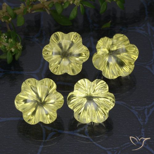 8.23ct 天然 薄いパイナップルイエロー 石英, フラワーカット, 透明 8.23ct 天然 薄いパイナップルイエロー 石英, フラワーカット, 透明