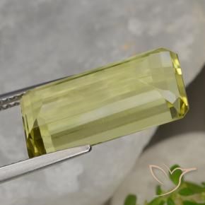 8.90カラットの天然薄いコーンイエロー石英、八角形 / エメラルドカット、VVS-VS