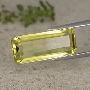 8.95カラットの天然レモンクォーツ（18.9×8.1 mm・エメラルドカット）