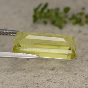 8.95カラットの天然レモンクォーツ（18.9×8.1 mm・エメラルドカット）