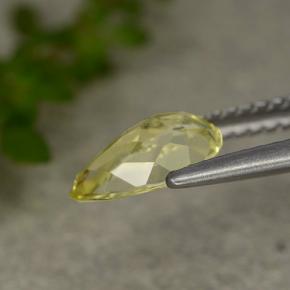 0.84カラットの天然レモンクォーツ（8.6×5.8 mm・洋梨の形）