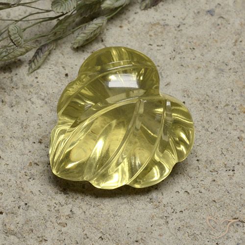 7.48ct 天然 薄いイエロー 石英, フラワーカット, 透明