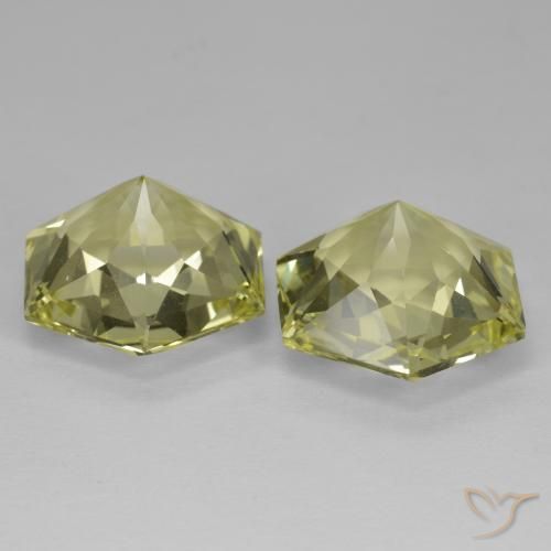 Shop natural 18.32ct 緑ががかったイエロー 石英 gems, ファンシー, from ブラジル at GemSelect. In stock, global shipping!
