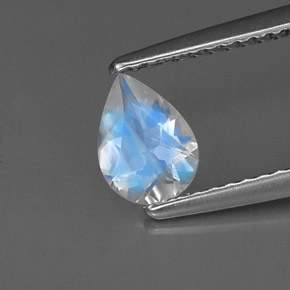 0.52カラットの天然ブルーホワイトレインボームーンストーン、洋梨の形、VVS-VS