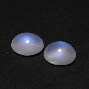 カラットの天然ブルー＆ホワイトレインボームーンストーン（8.1×6.1 mm・透明）