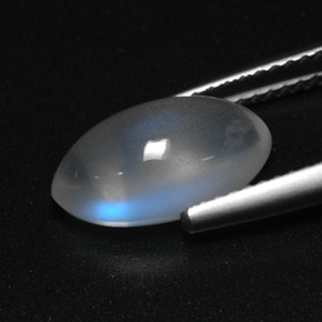 3.35カラットの天然ブルー＆ホワイトレインボームーンストーン（12.6×7.2 mm・透明）