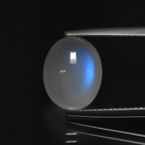 4.72カラットの天然ブルーホワイトレインボームーンストーン、オーバルカット、半透明