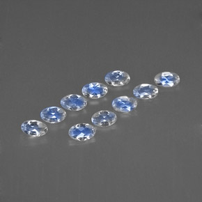 カラットの天然ブルー＆ホワイトレインボームーンストーン（4.8×3 mm・オーバルカット）