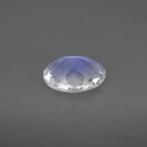 1.55カラットの天然ホワイトブルーレインボームーンストーン（8.9×7 mm・オーバルカット）