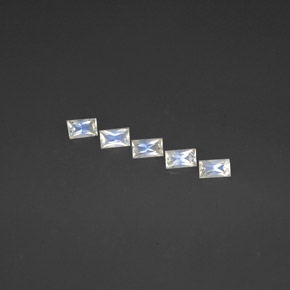 自然派の商品を探す ct ブルーホワイト レインボームーンストーン 宝石, バゲット, インド からGemSelectで. 在庫あり、世界各国へ発送!