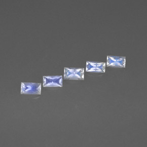 自然派の商品を探す ct ブルー＆ホワイト レインボームーンストーン 宝石, バゲット, インド からGemSelectで. 在庫あり、世界各国へ発送!