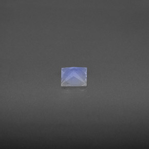 0.30カラットの天然ブルー＆ホワイトレインボームーンストーン（4.1×4.1 mm・四角）