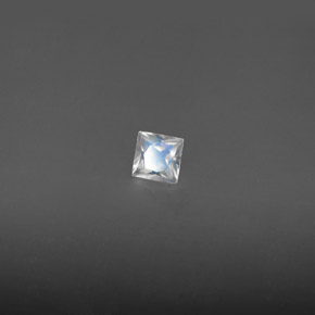 0.19カラットの天然ブルー＆ホワイトレインボームーンストーン（3.5×3.4 mm・四角）