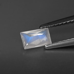 0.42カラットの天然ブルーホワイトレインボームーンストーン、バゲット、VS