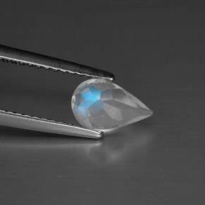 0.75カラットの天然ブルーホワイトレインボームーンストーン、洋梨の形、VS