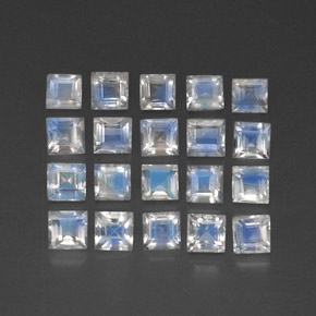 カラットの天然ブルー＆ホワイトレインボームーンストーン（3.1×3 mm・透明）