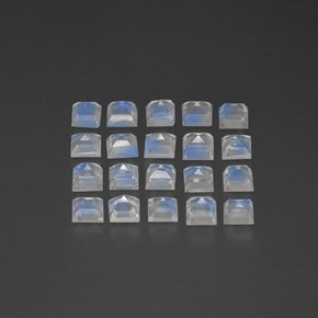 カラットの天然ブルー＆ホワイトレインボームーンストーン（3.1×3 mm・透明）