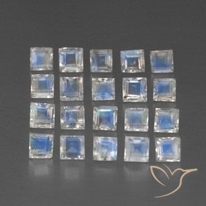 Shop natural 3.62ct 青みがかったホワイト レインボームーンストーン gems, 四角形, from インド at GemSelect. In stock, global shipping!