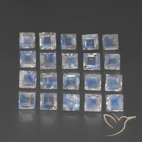 Shop natural 2.87ct 青みがかったホワイト レインボームーンストーン gems, 四角形, from インド at GemSelect. In stock, global shipping!