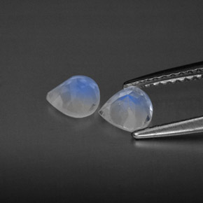 自然派の商品を探す ct ブルーホワイト レインボームーンストーン 宝石, 透明, インド からGemSelectで. 在庫あり、世界各国へ発送!