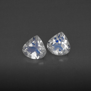 自然派の商品を探す ct ブルーホワイト レインボームーンストーン 宝石, 透明, インド からGemSelectで. 在庫あり、世界各国へ発送!