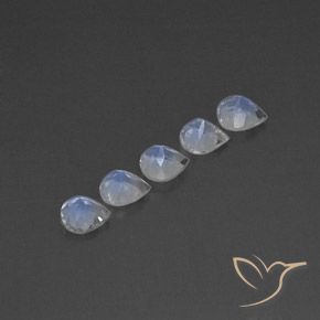 Shop natural 1.86ct 青みがかったホワイト レインボームーンストーン gems, 洋梨の形, from インド at GemSelect. In stock, global shipping!