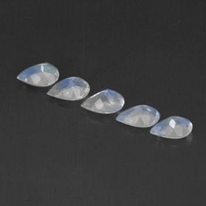 自然派の商品を探す ct ブルーホワイト レインボームーンストーン 宝石, 透明, インド からGemSelectで. 在庫あり、世界各国へ発送!