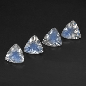 自然派の商品を探す ct ブルーホワイト レインボームーンストーン 宝石, 透明, インド からGemSelectで. 在庫あり、世界各国へ発送!