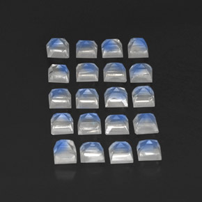 カラットの天然ブルー＆ホワイトレインボームーンストーン（3.1×3.1 mm・透明）