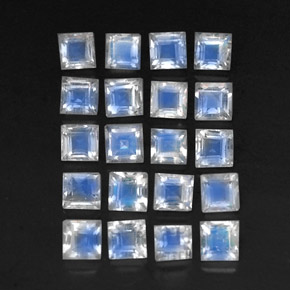 カラットの天然ブルー＆ホワイトレインボームーンストーン（3.2×3.2 mm・透明）