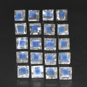 カラットの天然ブルー＆ホワイトレインボームーンストーン（3.2×3.1 mm・透明）