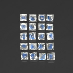 カラットの天然ブルー＆ホワイトレインボームーンストーン（3×3 mm・四角）