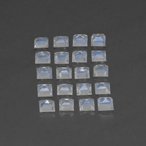 カラットの天然ブルー＆ホワイトレインボームーンストーン（3.2×3.2 mm・四角）