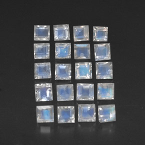 カラットの天然ブルー＆ホワイトレインボームーンストーン（3.1×3.1 mm・四角）